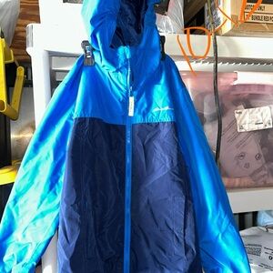 Eddie Bauer Two-Tone Blue Kids Raincoat it also has a sweater inside
